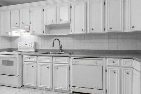 Photo 8 at 276 Grace Street, Little Italy, Toronto