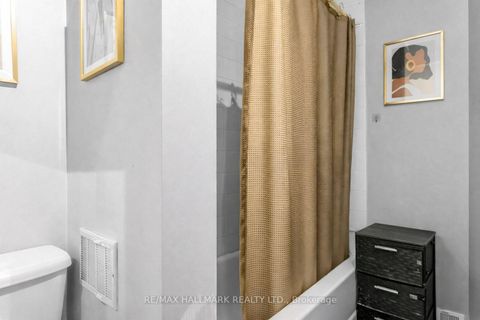 Photo 11 at 276 Grace Street, Little Italy, Toronto