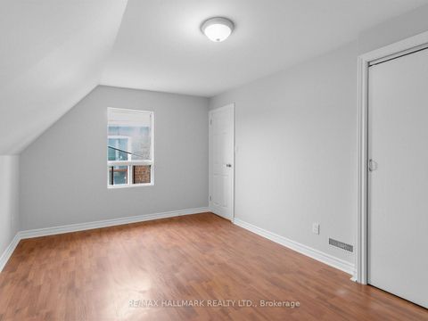 Photo 18 at 276 Grace Street, Little Italy, Toronto