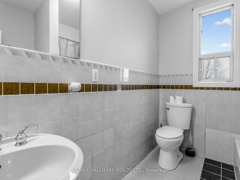 Photo 21 at 276 Grace Street, Little Italy, Toronto