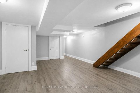 Photo 23 at 276 Grace Street, Little Italy, Toronto