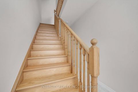 Photo 7 at 30 Radisson Street, Elder Mills, Vaughan