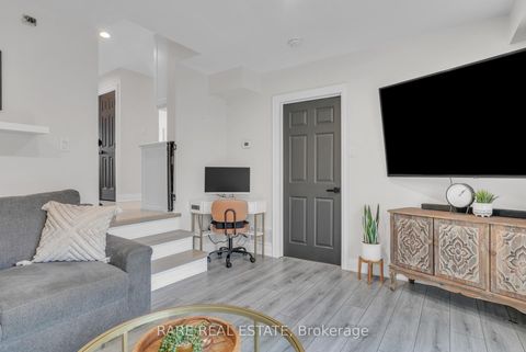 Photo 13 at 212 CHURCHLAND Drive, Holly, Barrie