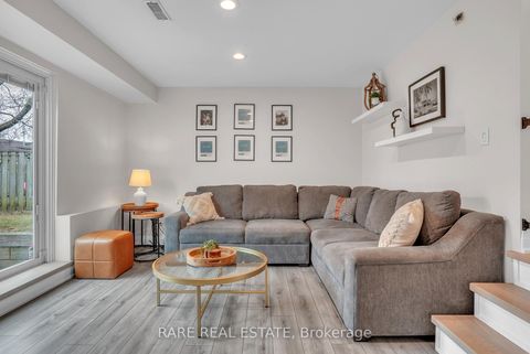 Photo 15 at 212 CHURCHLAND Drive, Holly, Barrie