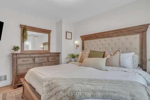 Photo 19 at 212 CHURCHLAND Drive, Holly, Barrie