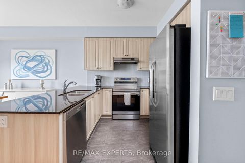 Photo 8 at 21 Ypres Road, Eglinton West, Toronto