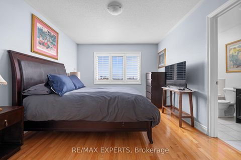 Photo 16 at 21 Ypres Road, Eglinton West, Toronto