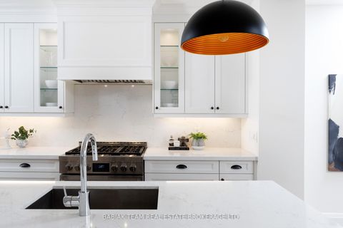 Photo 10 at 264 Pacfic Avenue, High Park North, Toronto