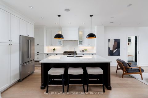 Photo 11 at 264 Pacfic Avenue, High Park North, Toronto