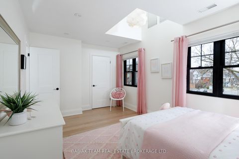 Photo 32 at 264 Pacfic Avenue, High Park North, Toronto