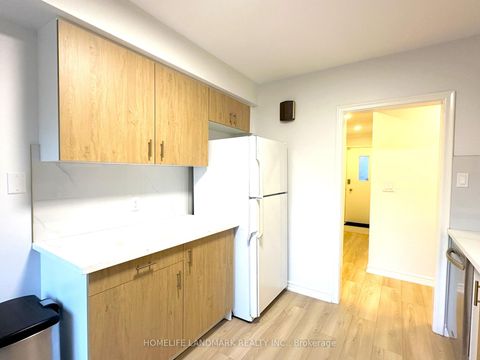 Photo 7 at 9 Terrington Court, Don Mills, Toronto