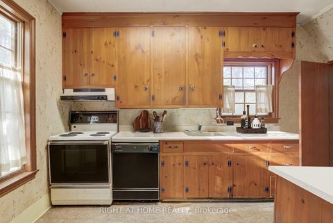 Photo 11 at 315 Main Street N, London, Newmarket