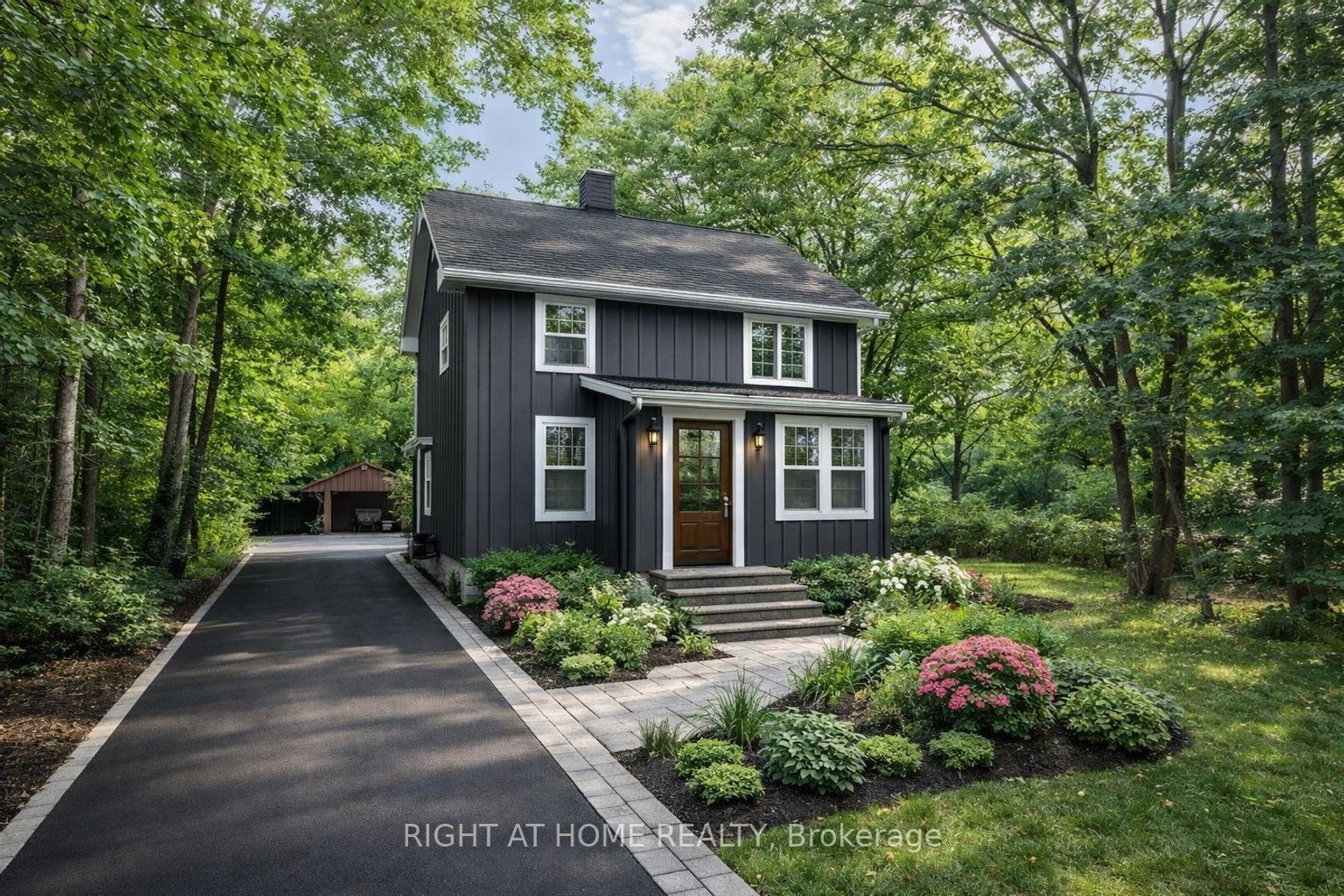 315 Main Street N, London, Newmarket photo number 2