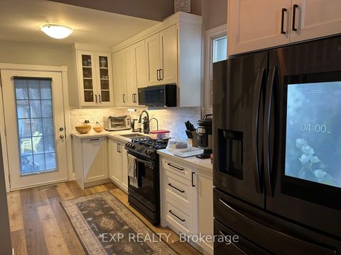 Photo 4 at 172 Eileen Avenue, Smythe, Toronto