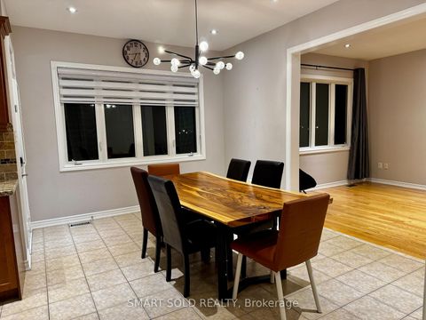 Photo 2 at 35 Cosford Street, Bayview Northeast, Aurora