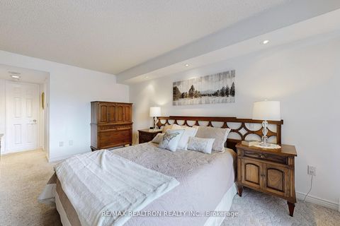 Photo 22 at 311 - 7300 Yonge Street, Yorkhill, Vaughan