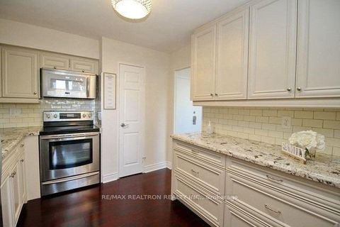 Photo 10 at 602 - 3555 Bathurst Street, Nortown, Toronto