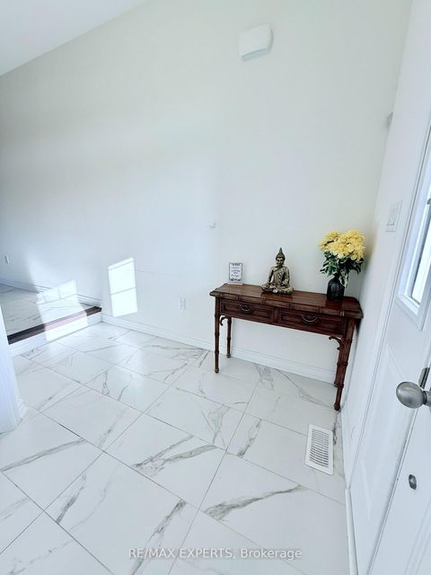 Photo 2 at 2229 Grainger Loop, Rural Innisfil, Innisfil