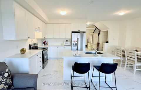 Photo 10 at 2229 Grainger Loop, Rural Innisfil, Innisfil