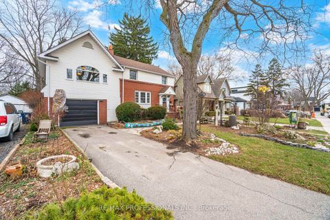 Photo 2 at 15 Twenty-Seventh Street, Long Branch, Toronto