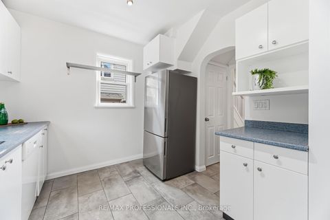 Photo 14 at 15 Twenty-Seventh Street, Long Branch, Toronto