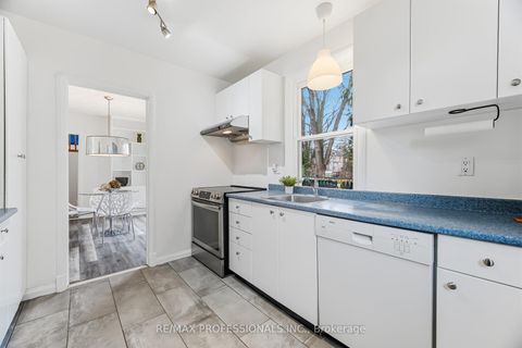 Photo 15 at 15 Twenty-Seventh Street, Long Branch, Toronto