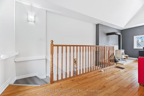 Photo 17 at 15 Twenty-Seventh Street, Long Branch, Toronto