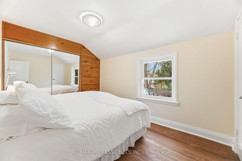 Photo 22 at 15 Twenty-Seventh Street, Long Branch, Toronto