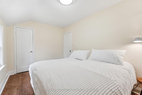 Photo 23 at 15 Twenty-Seventh Street, Long Branch, Toronto