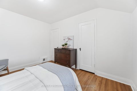 Photo 25 at 15 Twenty-Seventh Street, Long Branch, Toronto