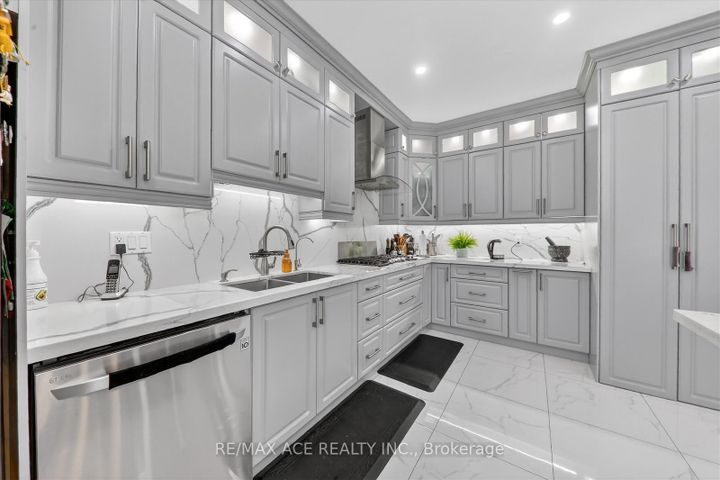 Photo 17 at 9 Invitational Road, Bram East, Brampton