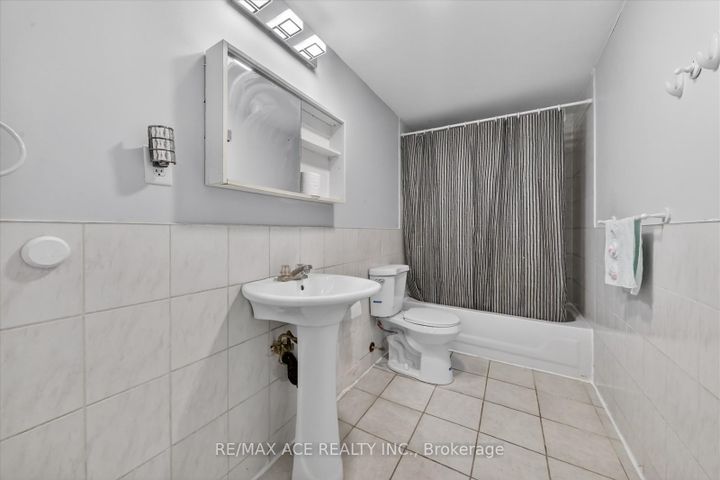 Photo 39 at 9 Invitational Road, Bram East, Brampton