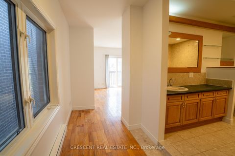 Photo 20 at 520 Prince Edward Drive N, Kingsway South, Toronto