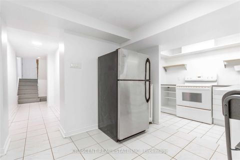 Photo 28 at 520 Prince Edward Drive N, Kingsway South, Toronto