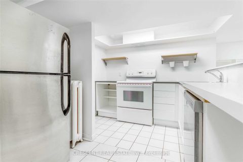 Photo 29 at 520 Prince Edward Drive N, Kingsway South, Toronto