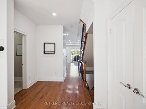 Photo 3 at 26 Golden Spruce Lane, Maple, Vaughan