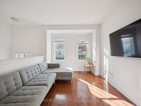 Photo 6 at 26 Golden Spruce Lane, Maple, Vaughan