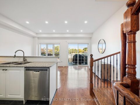 Photo 9 at 26 Golden Spruce Lane, Maple, Vaughan