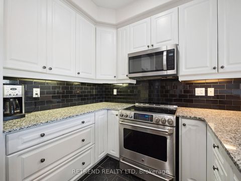 Photo 12 at 26 Golden Spruce Lane, Maple, Vaughan