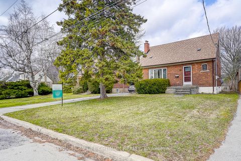 Photo 2 at 16 Ayre Point Road, Cliffcrest, Toronto