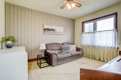 Photo 12 at 16 Ayre Point Road, Cliffcrest, Toronto