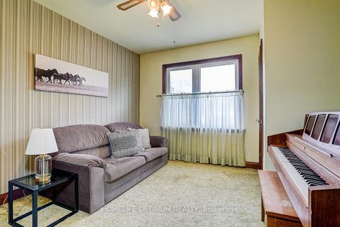 Photo 13 at 16 Ayre Point Road, Cliffcrest, Toronto