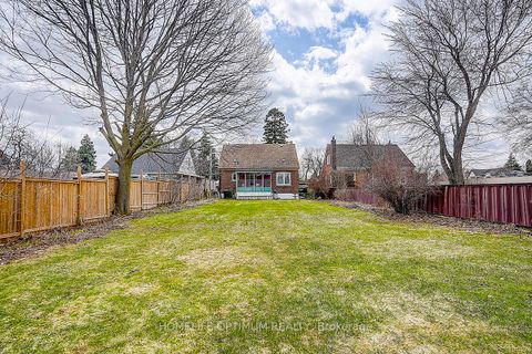 Photo 29 at 16 Ayre Point Road, Cliffcrest, Toronto