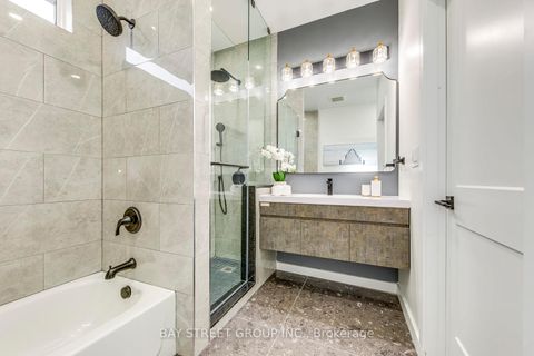 Photo 4 at 20 Rochdale Avenue, Belgravia, Toronto