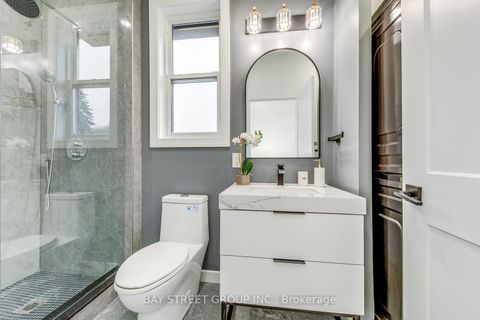 Photo 6 at 20 Rochdale Avenue, Belgravia, Toronto