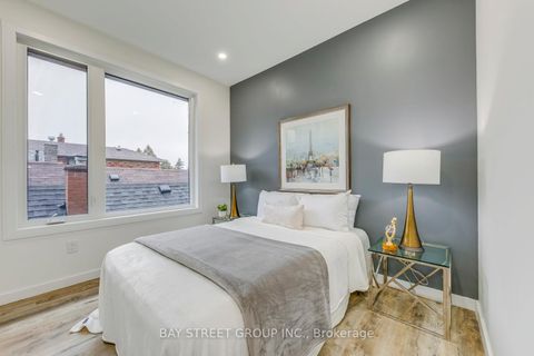 Photo 7 at 20 Rochdale Avenue, Belgravia, Toronto