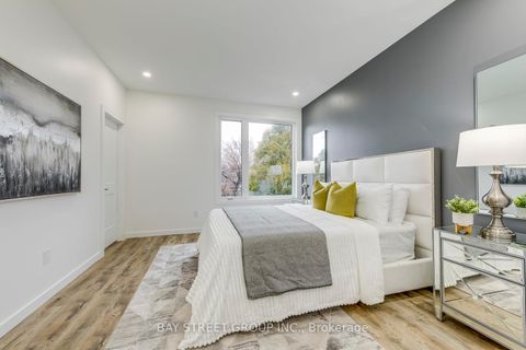 Photo 15 at 20 Rochdale Avenue, Belgravia, Toronto