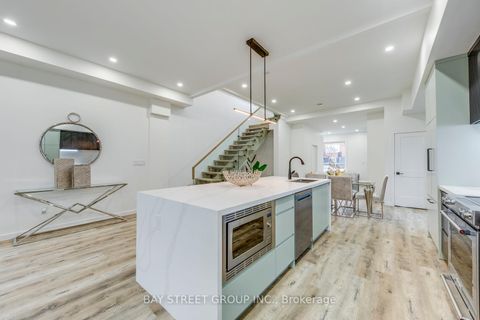 Photo 33 at 20 Rochdale Avenue, Belgravia, Toronto