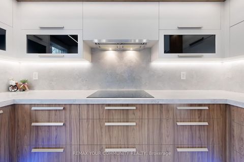 Photo 24 at 1 Princess Isabella Court, Patterson, Vaughan