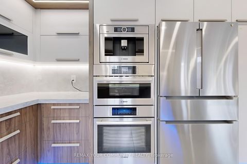 Photo 25 at 1 Princess Isabella Court, Patterson, Vaughan